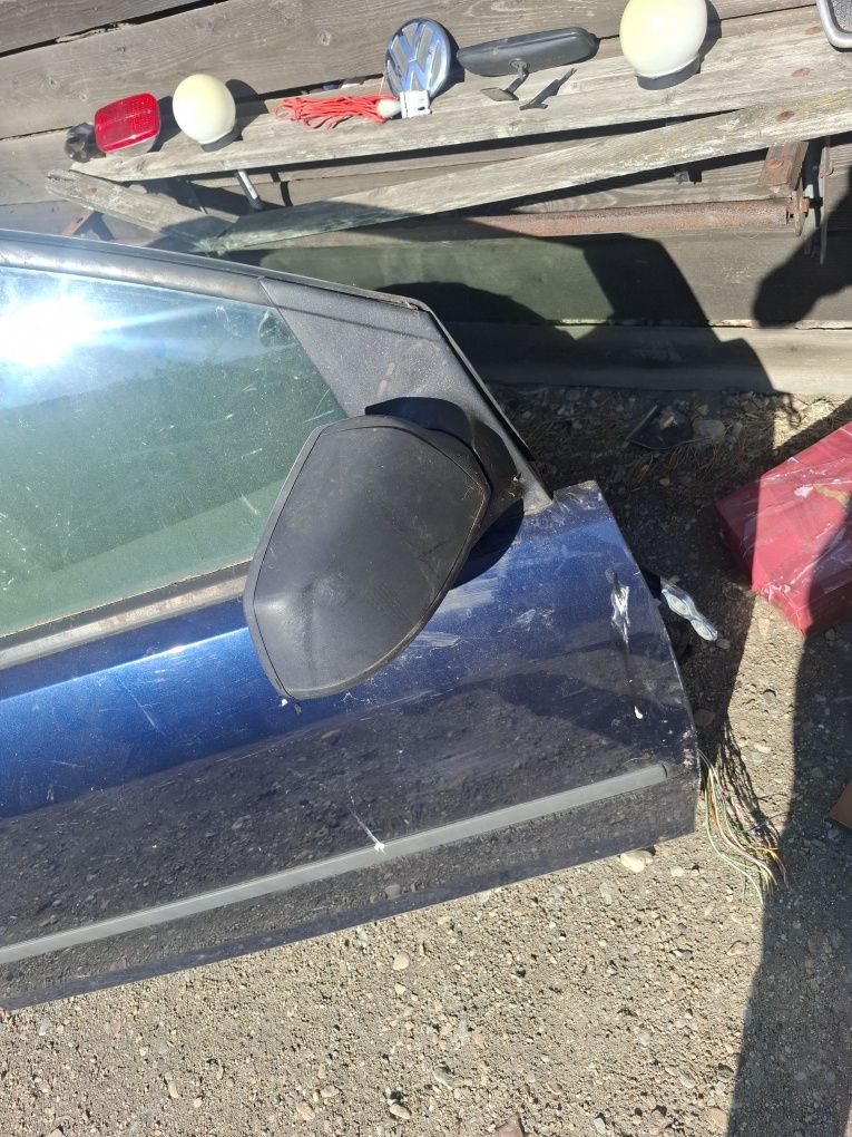 Vand usa drepta fata am și spate ford focus 2 an 2007 broasca geam