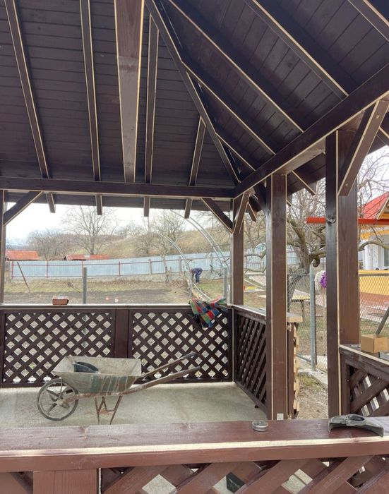 Vând căsuțe foișoare terase de gradina