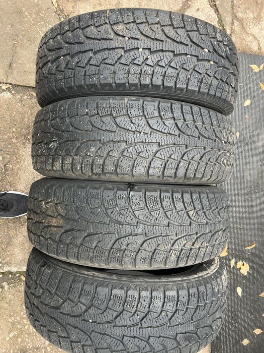 Продам шины 215.60 R17