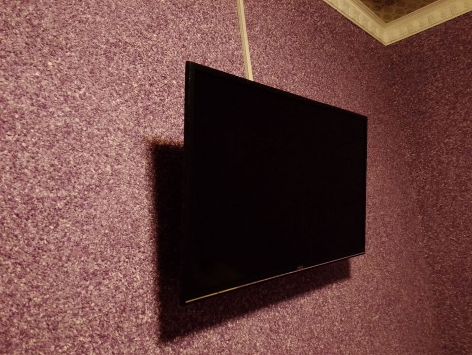 Televizor Artel 43"