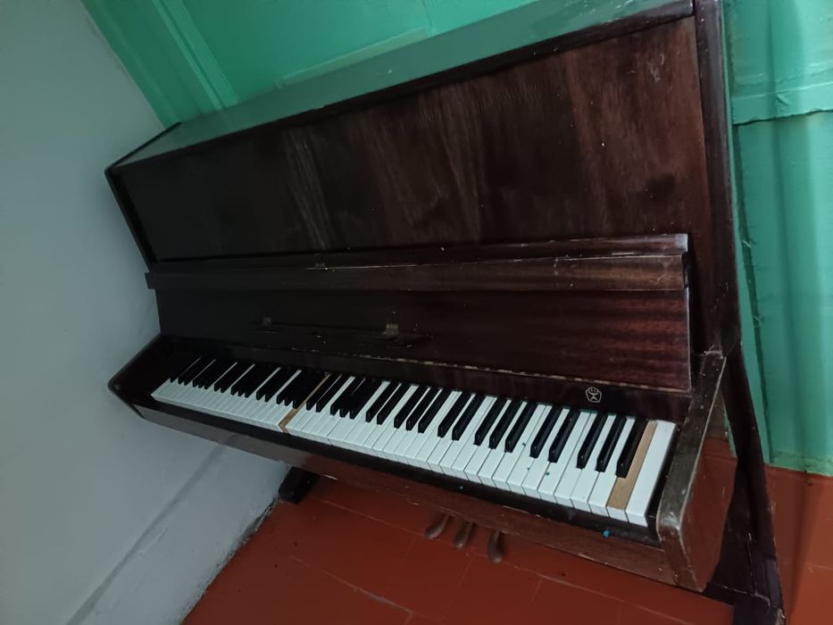 Срочно отдам пианино