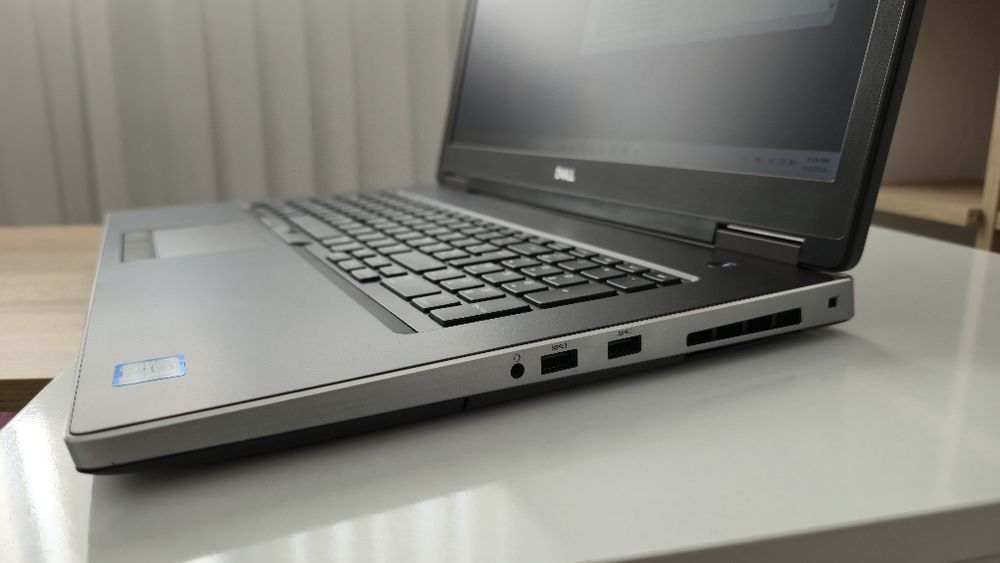 Laptop Dell Precision 7740, i7 gen9, 32Gb ddr4, 17.3"Hd+(workstation)
