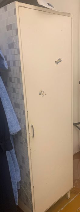 Отдам софу б/у, шкаф кухонный, стол раскладной