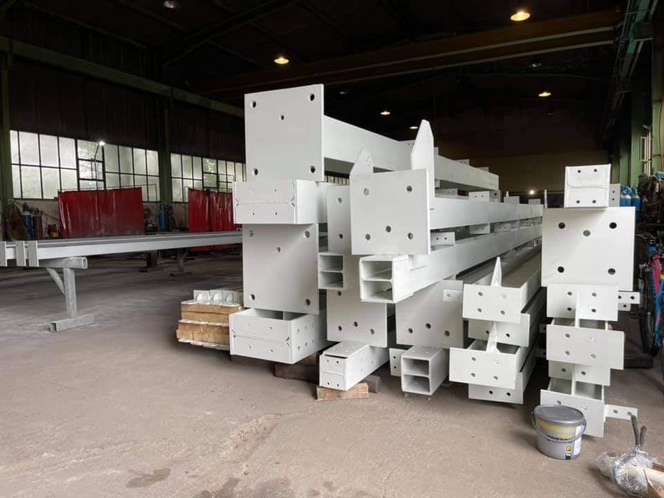 Vand hale metalice tije facute la strung cu carlig structura vopsita