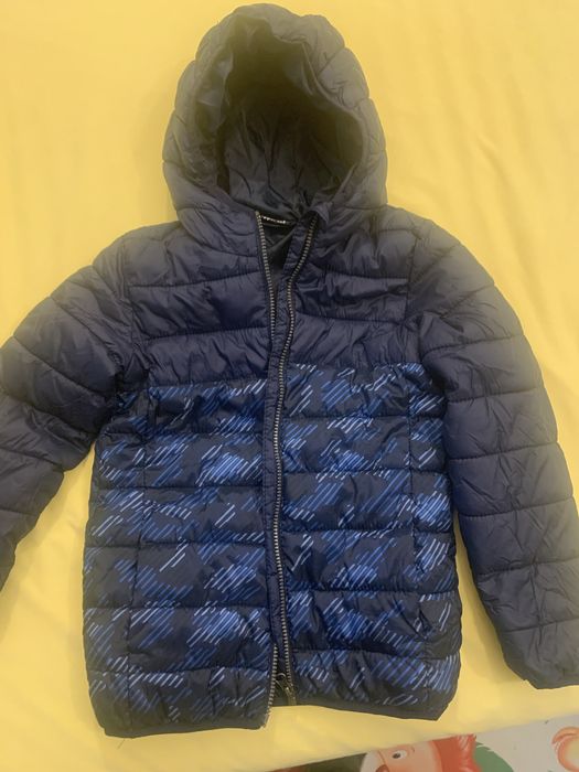 Geaca toamna/primavara matlasata marime 130/134 cm