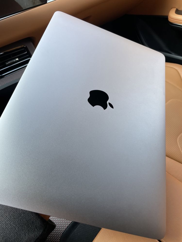 Apple Macbook 13 pro