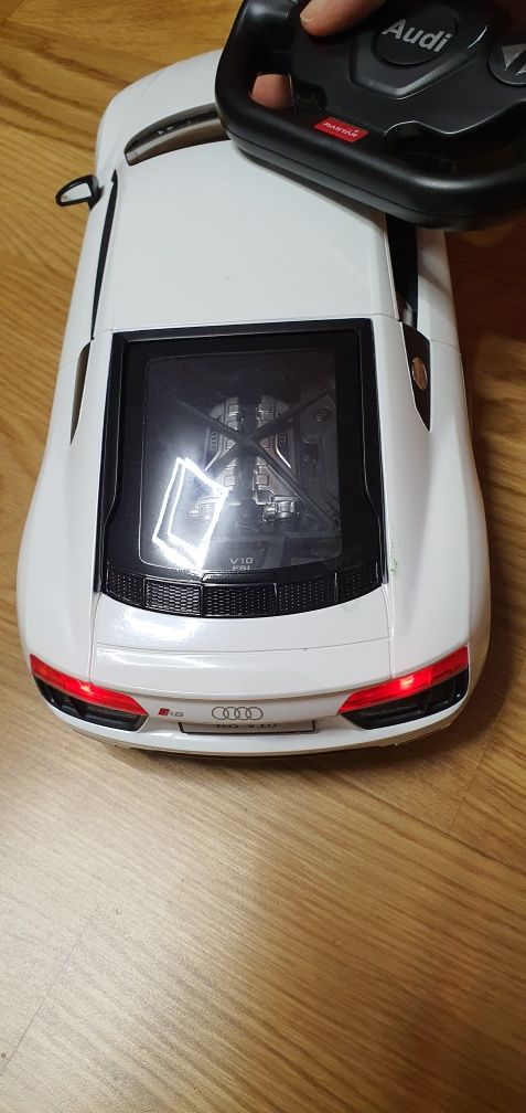 Audi R8 cu telecomandă