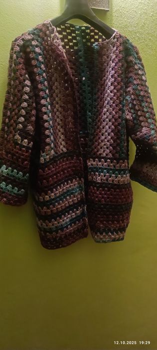 Пуловери ръчно плетиво  60лв/бр.