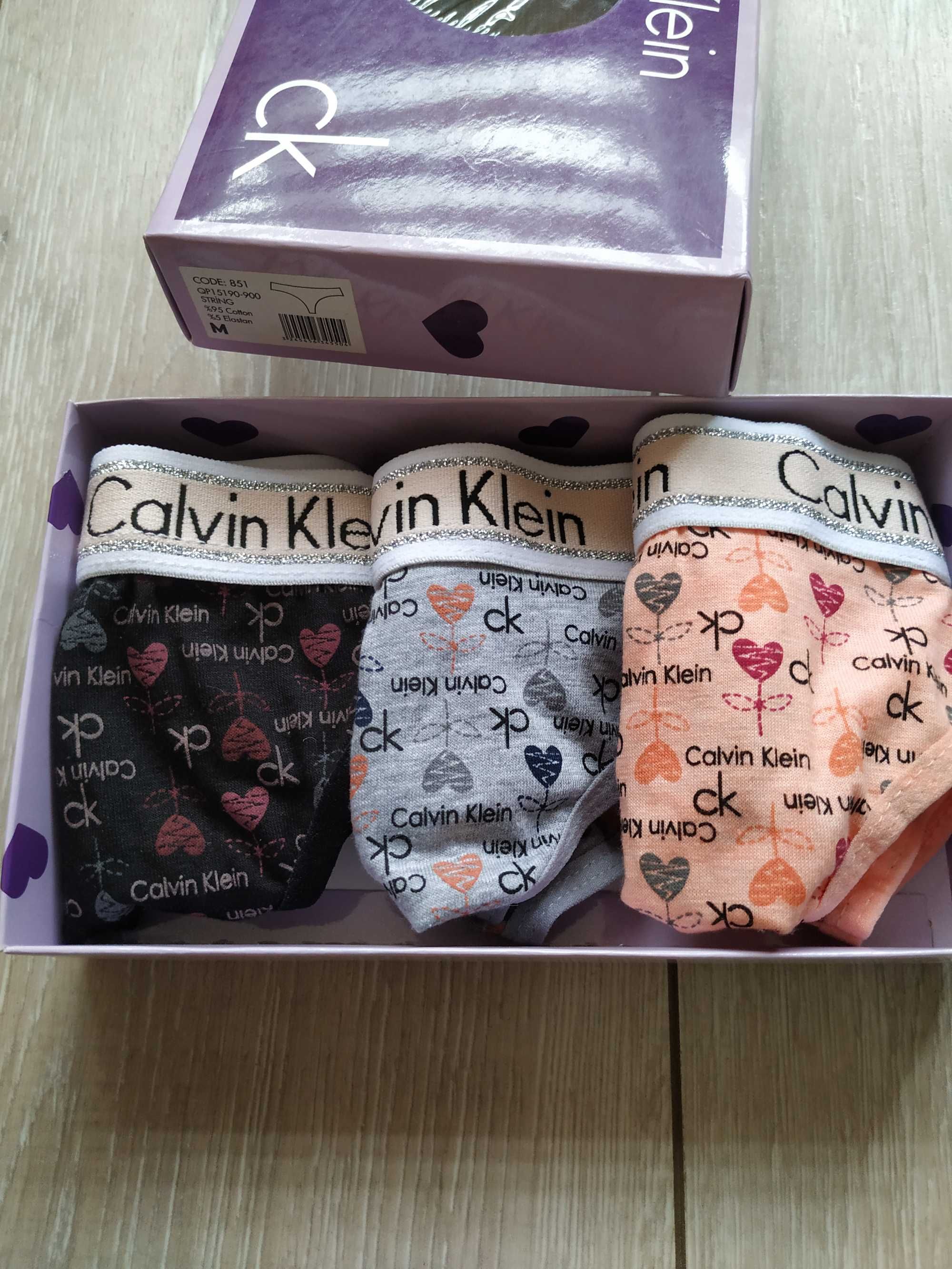 Дамски стринги Calvin Klein