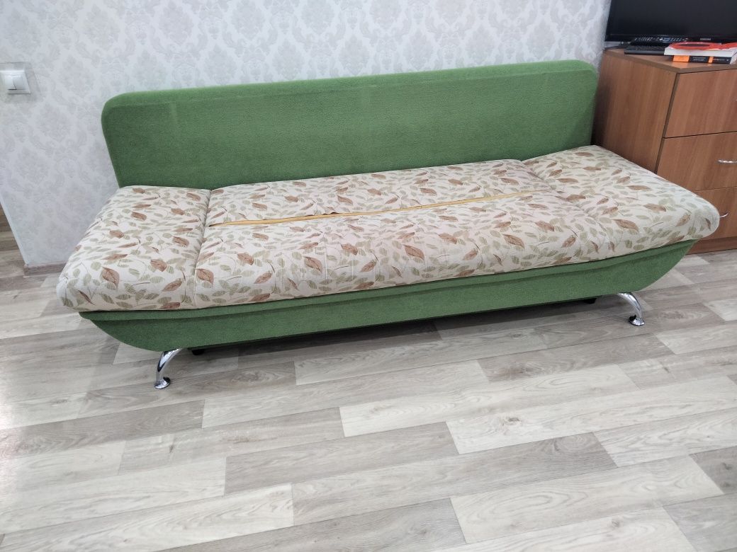 Продам тахту в хорошем состоянии