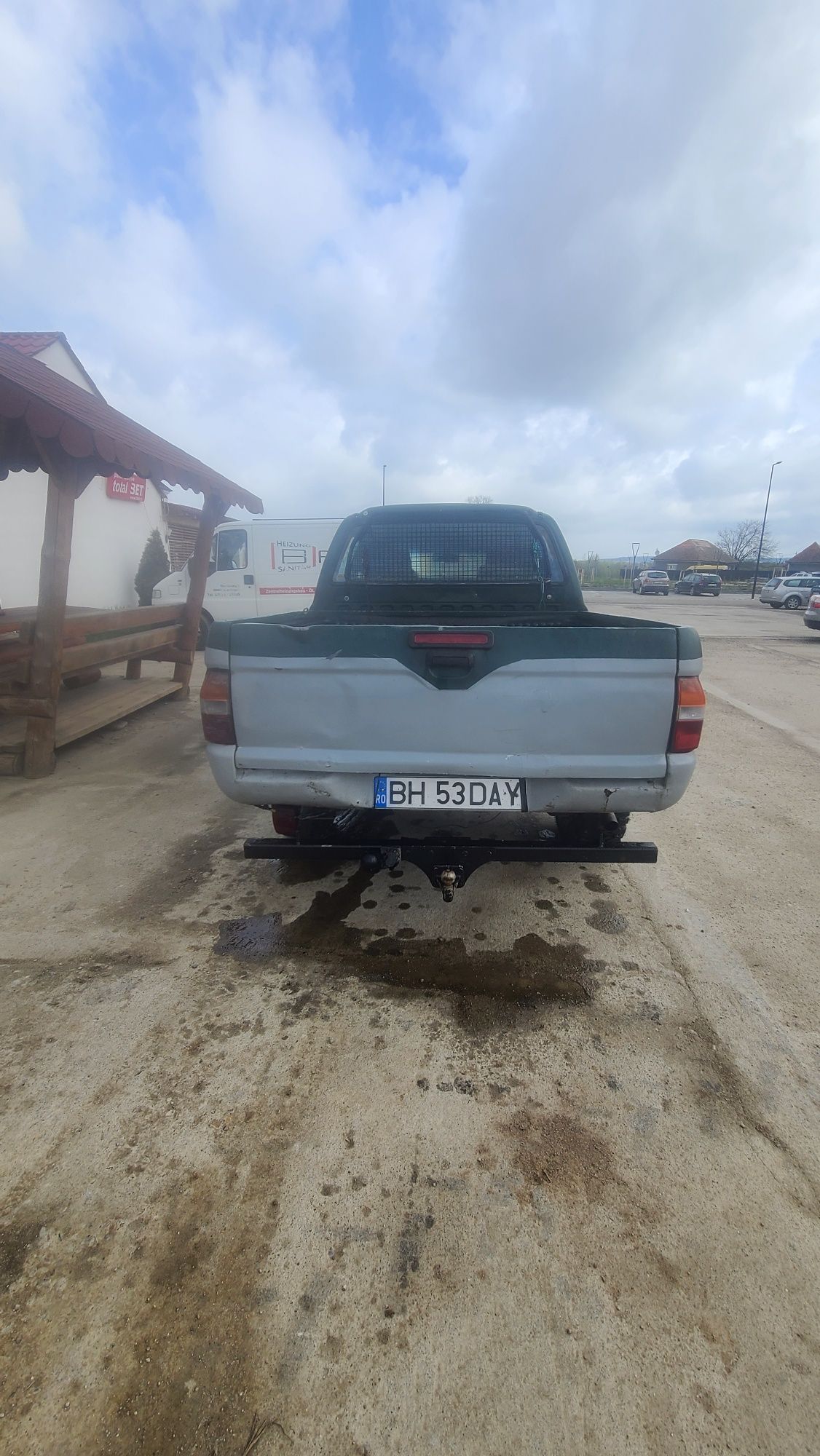 Vând mitsubishi l200