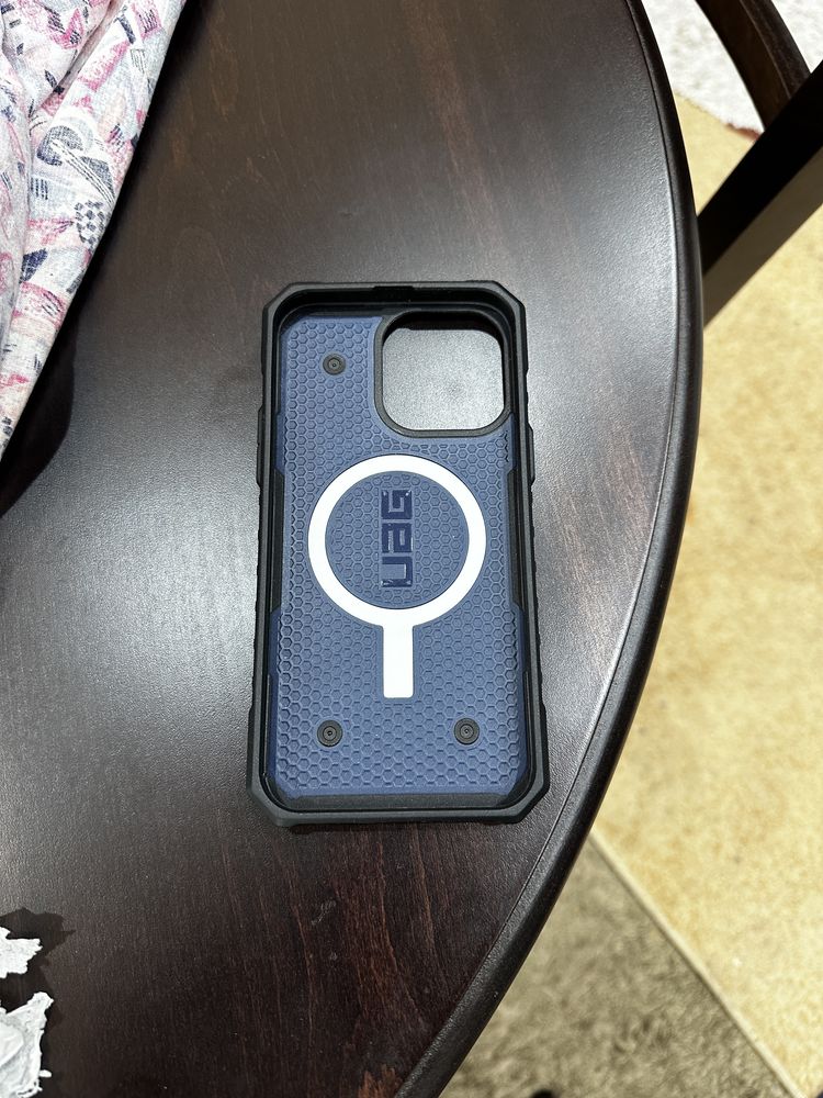 - UAG iphone 14 pro max