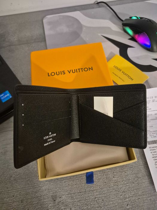 Portofel Louis Vuitton Monogram Eclipse –autentic, în stare impecabilă