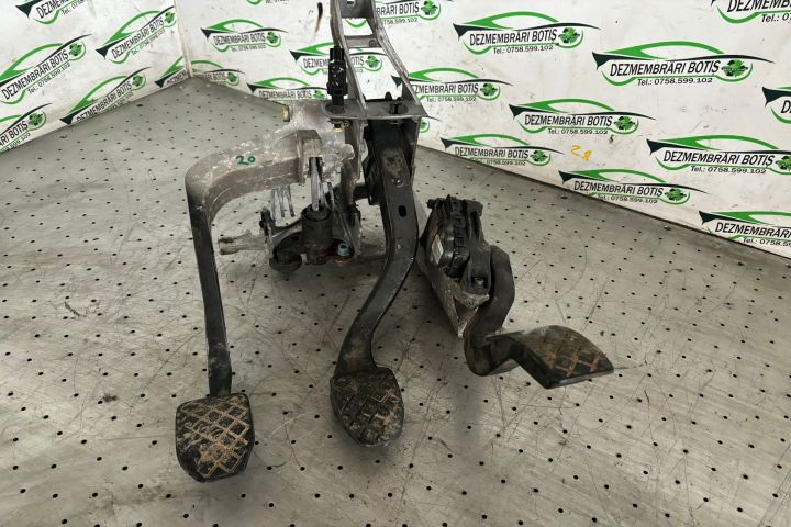 Pedala acceleratie Volkswagen VW Passat B5