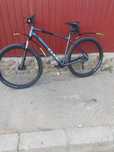 Vând bicicleta cube în stare bună are roți de 29 și frane pe ulei