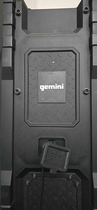 Gemini GSW-T1500PK водоустойчива тонколона със стойка и микрофон
