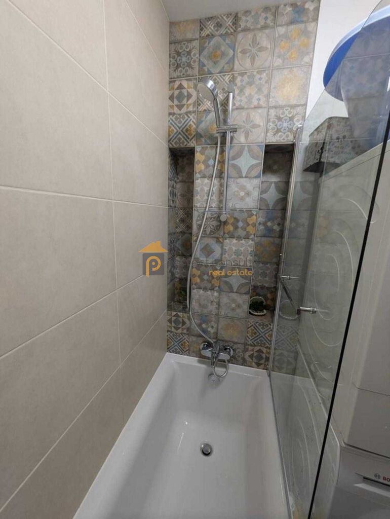 Продава се Тристаен апартамент в Пловдив, Христо Смирненски - 118 кв.м за 1806 €/кв.м - Снимка #10