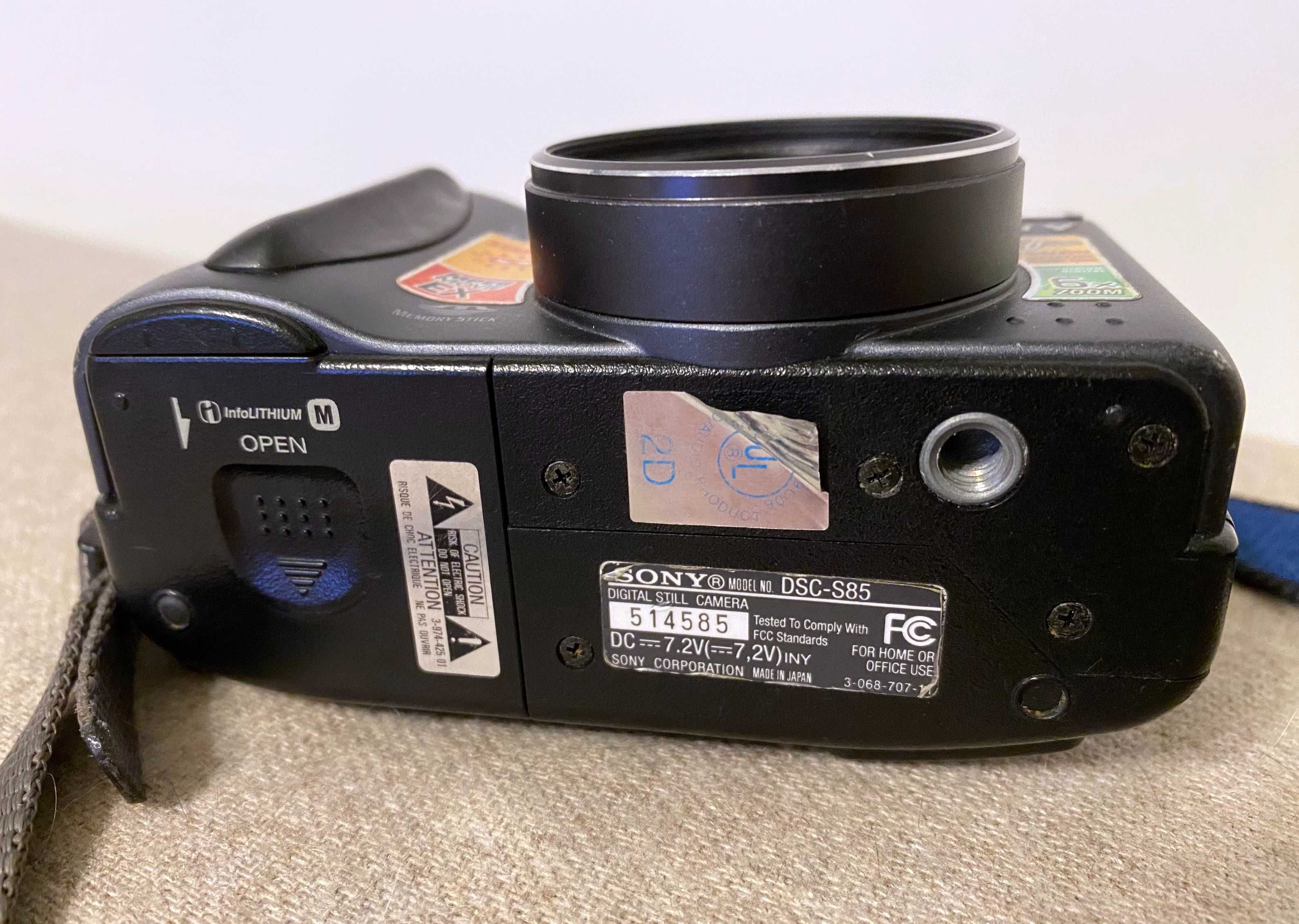 Camera foto video Sony DSCS85  4.1MP 3x Optical Zoom + acumulator