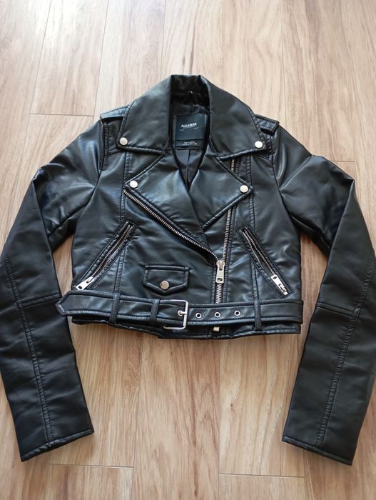 Късо кожено яке pull and bear, XS размер с леки забележки