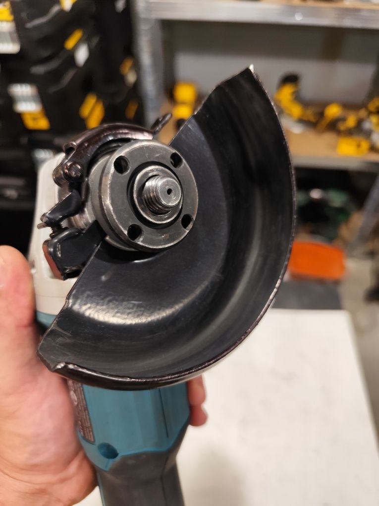 Безчетков акумулаторен ъглошлайф Макита Makita DGA 504 + 5Ah