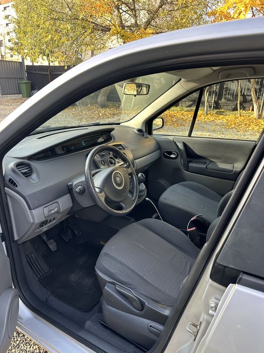 Vând Renault Scenic