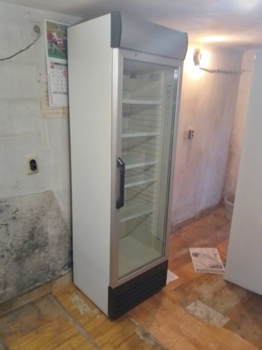 Витрина в перфектно техническо състояние