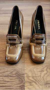 Обувки с ток Prada