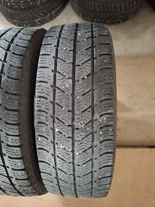 2 Anvelope de iarnă 205 65 r16C Semperit