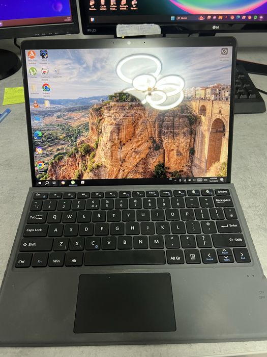 Microsoft Surface Pro 9 – i7 gen 12/ 16GB RAM 512GB