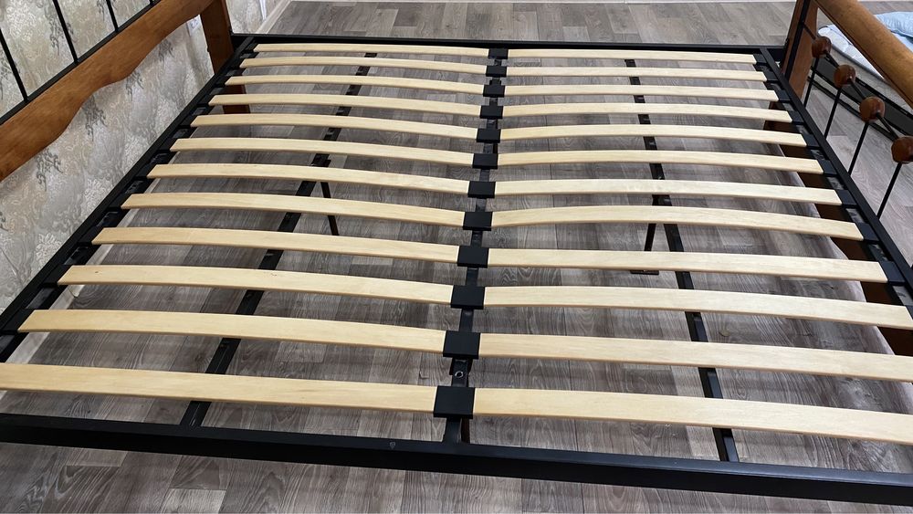 Продам кровать .