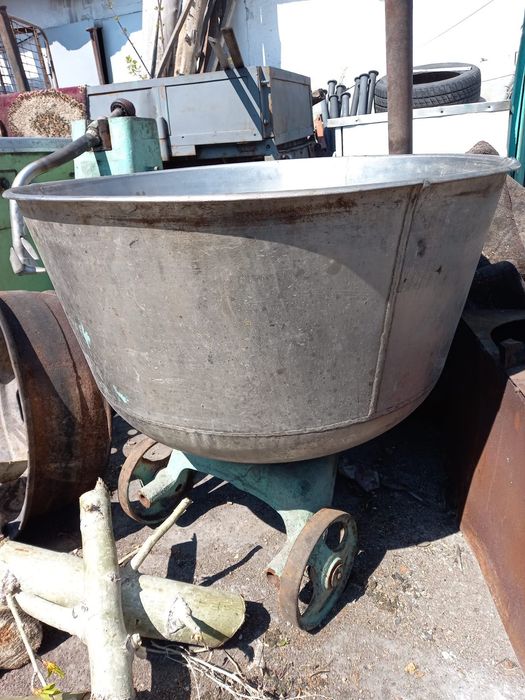 Продаю тестомес   большой