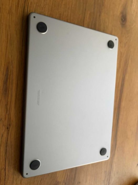 MacBook Air 2022, cu procesor M2, 256GB cu GARANTIE