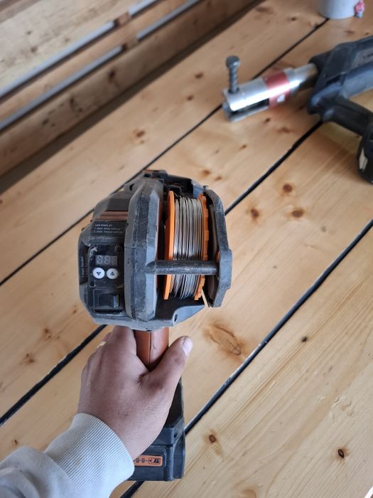 Vand masina de legat fier