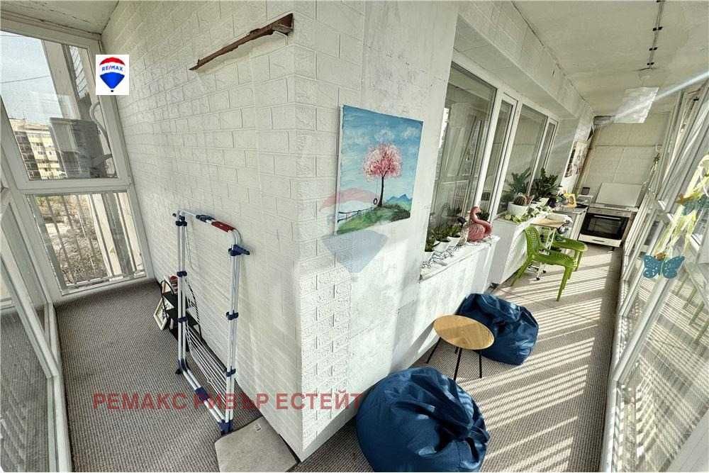 Тристаен апартамент за продажба кв. Широк център