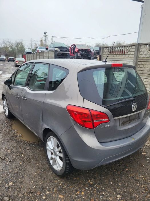 Dezmembram/Piese Opel Meriva B