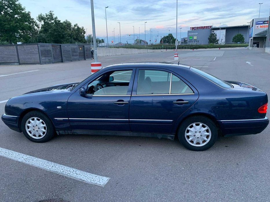 Mercedes Benz E230 Elegance Posibilitate Rate cu Buletinu fara avans