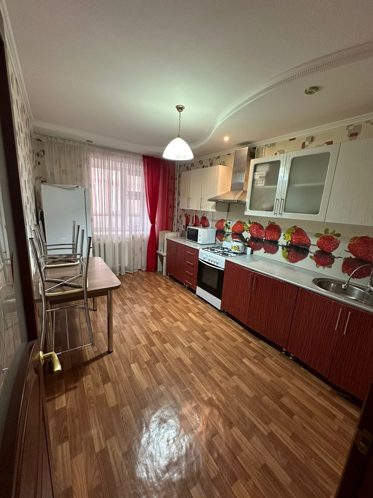 Срочно продам 1 комн.кв 42,7 кв.м. на Автопарке