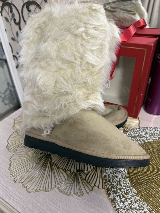 Продаются новые угги