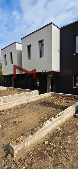 ДВУЕТАЖНА КЪЩА с нескриваема панорама- Кателиев