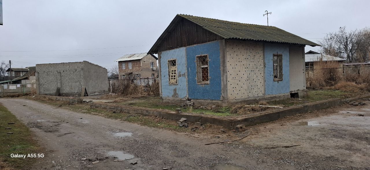 Продаётся дача от города Янгиюля 15 минут