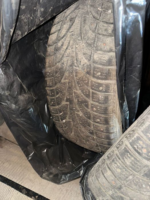 Продам 4 шины б/у