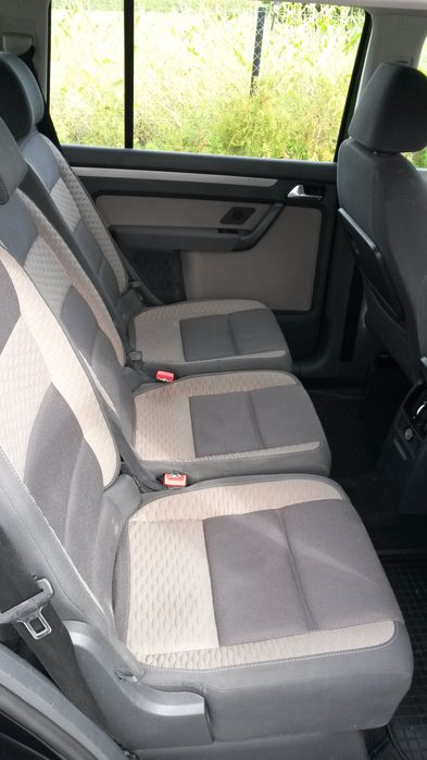 Vând -Touran cross- 1.9tdi -super pret- negociabil.