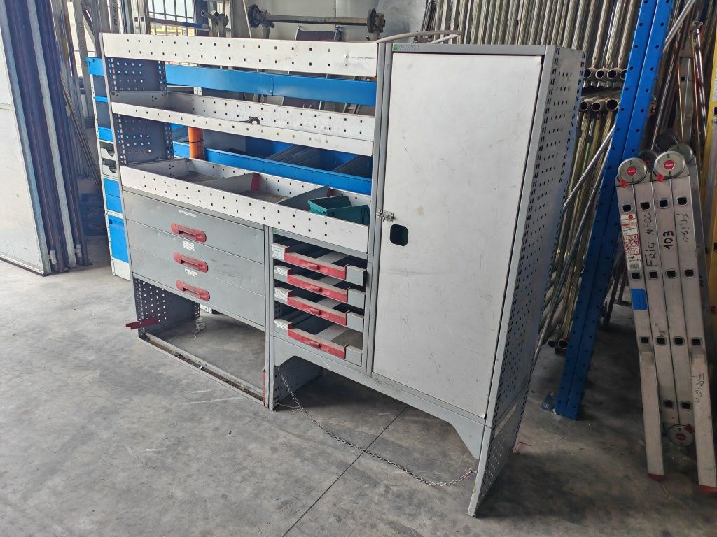 Работни шкафове за бус