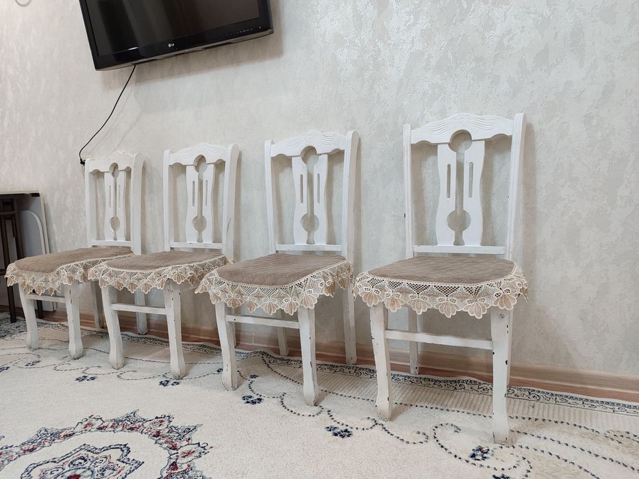 Продаем стулья для гостиной