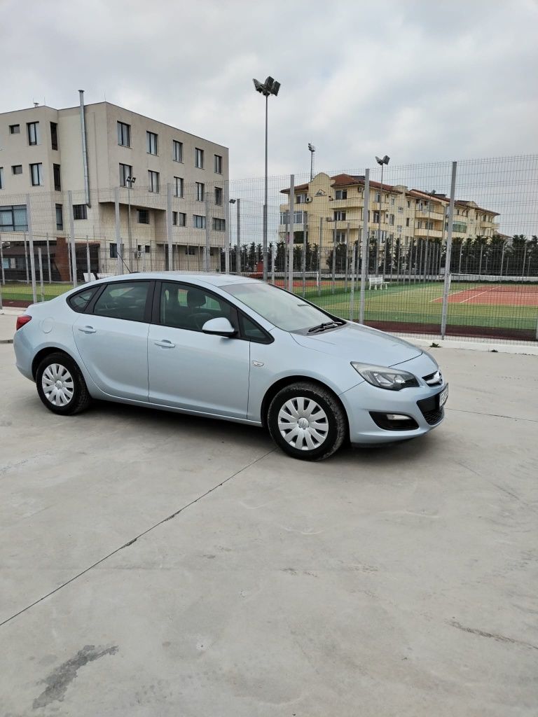 Vând Opel Astra J Euro6 An 2018