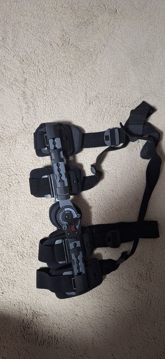 Orteza genunchi reglabila