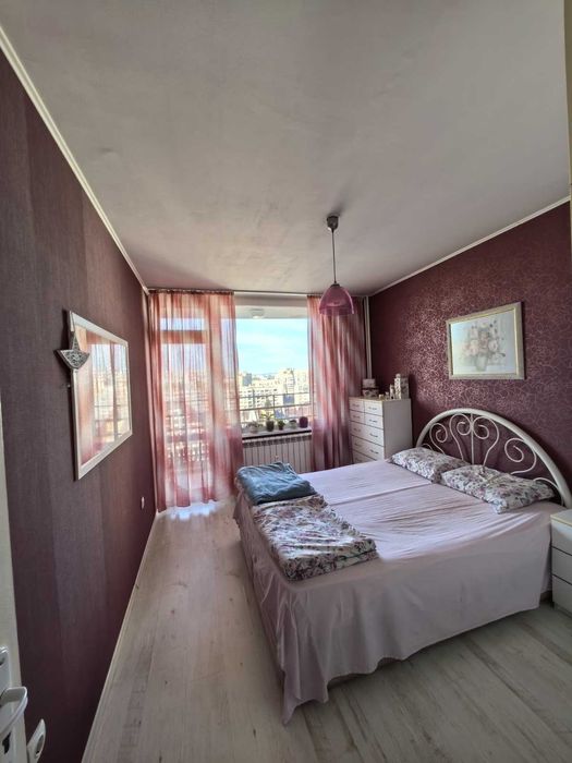 Дава се под наем Тристаен апартамент в София, Център - 100 кв.м за 990 € - Снимка #2