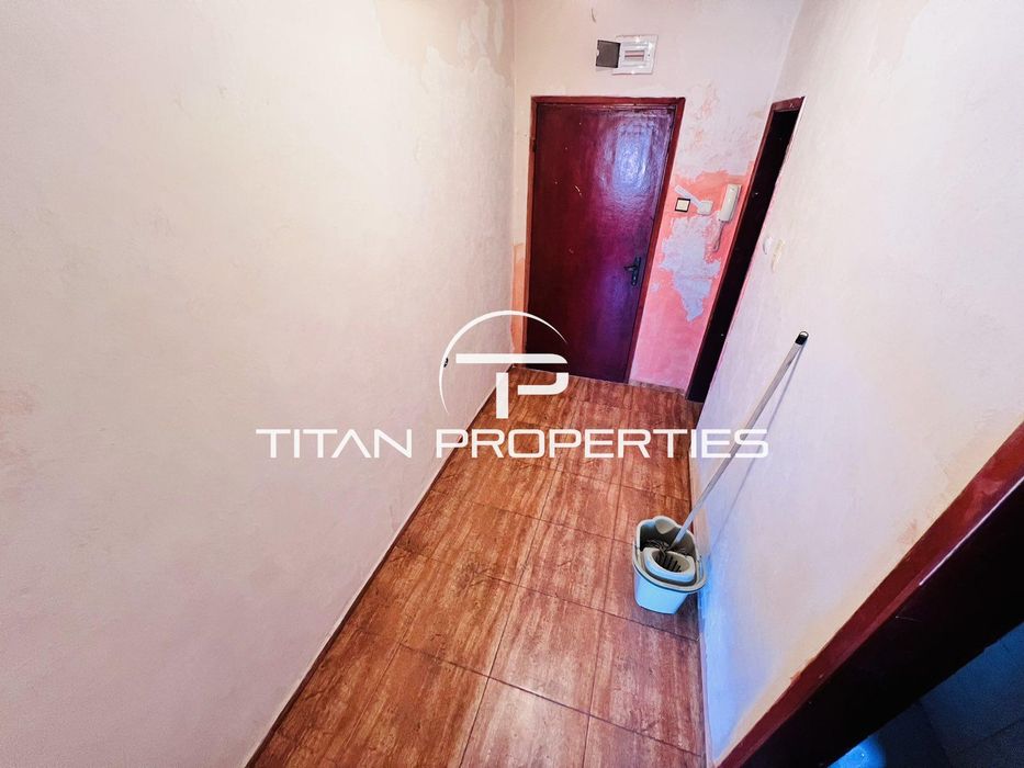 Дава се под наем Едностаен апартамент в Бургас, Лазур - 30 кв.м за 204 € - Снимка #2