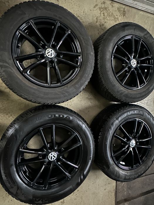 Set jante aliaj pe 16 Vw Tiguan cu cauciucuri iarna aproape noi 215/65