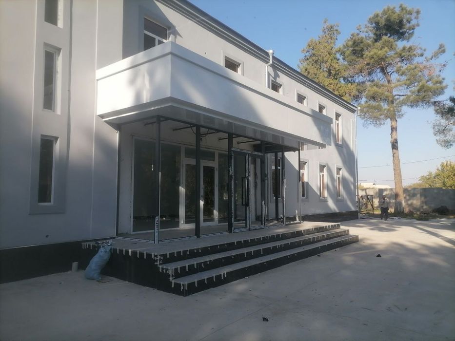 Клиникага мулжалланган бино